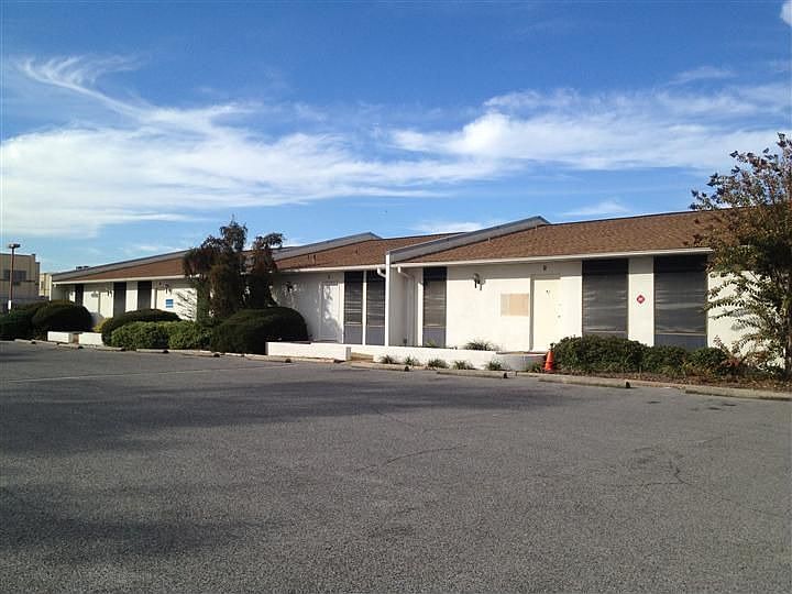1st image of 1013 Mar Walt Dr Ste C