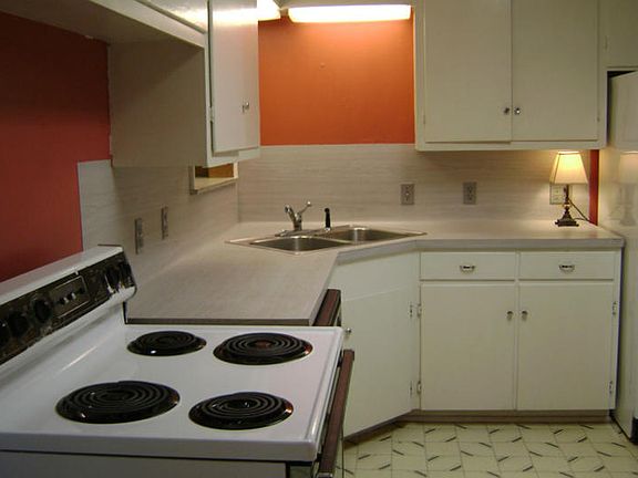 4th image of 1034 Sorrell St