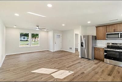 4th image of 4719 Beech Dr