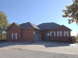 25 La Costa Dr, Holiday Island, AR 72631