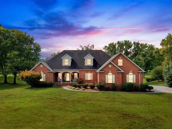 3821 Mary Frances Dr, Maryville, TN 37804