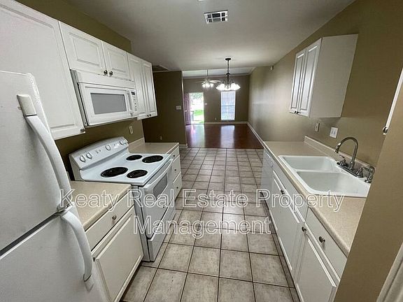 3rd image of 207 Rural St APT B