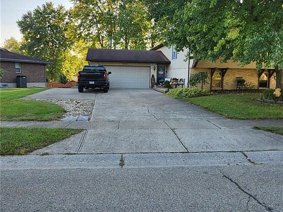 2nd image of 905 Victoria Dr