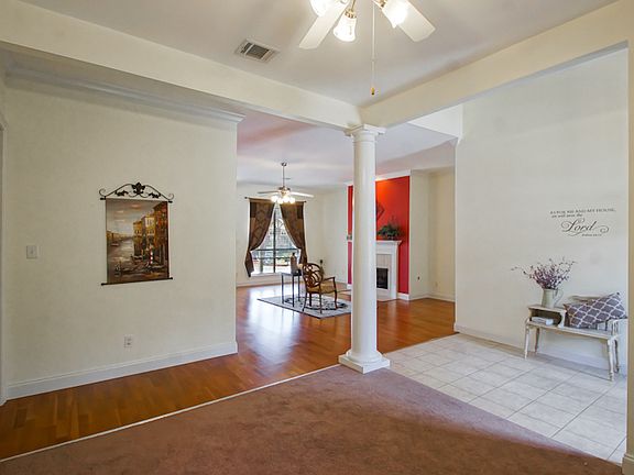 5th image of 22474 Balmoral Dr