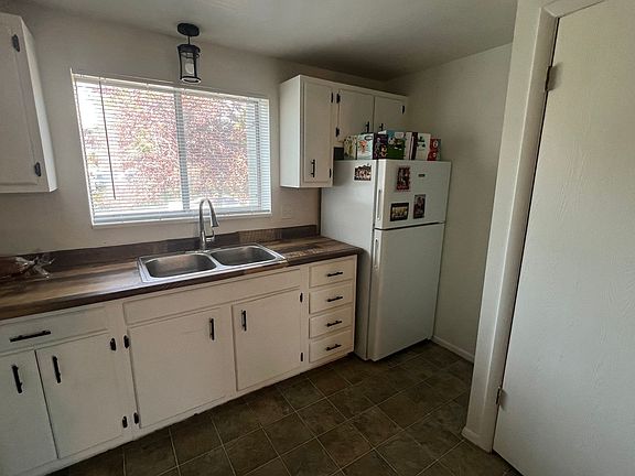 2nd image of 275 W 500 N APT 8