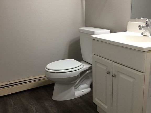 3rd image of 2036 Wayne Ave APT B
