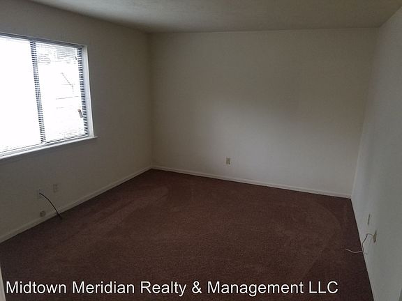 3rd image of 1563 Willow Bend Way APT A
