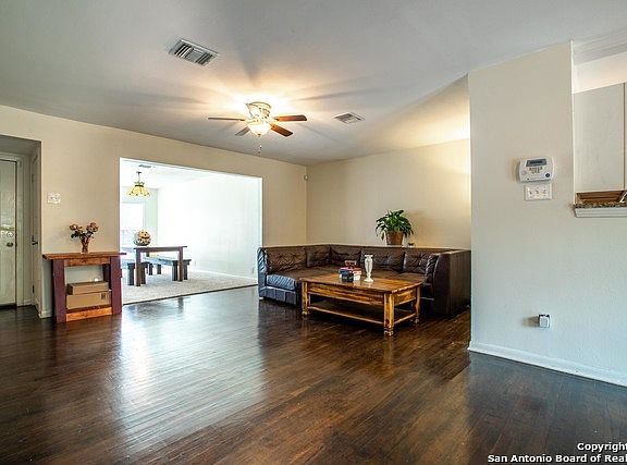 3rd image of 2523 W Summit Ave