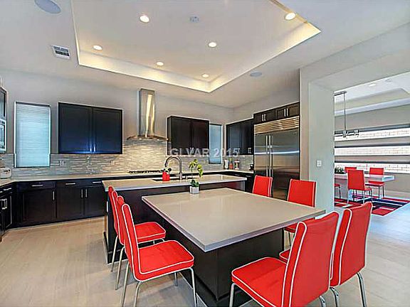 2nd image of 55 Pristine Glen St