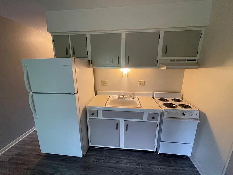 727 W Dixie St — Photo 6