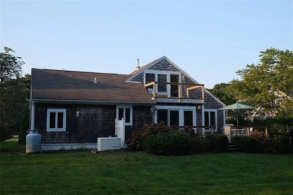 3 bed, 2.0 bath, 1754 sqft, $3,750 — Photo 2
