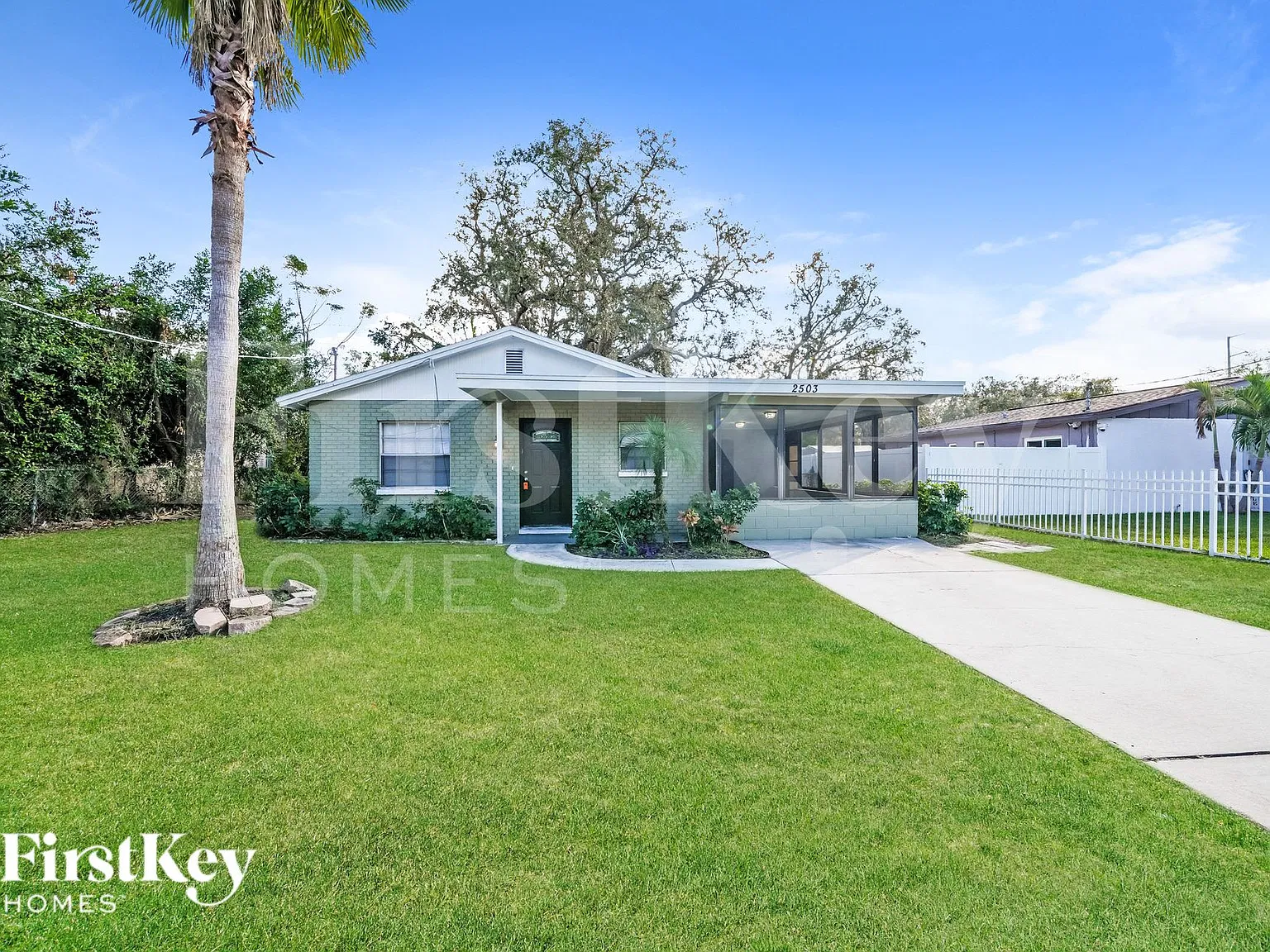 3 bed, 1.0 bath, 950 sqft, $2,180 — Photo 1