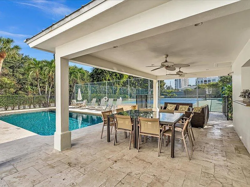 3 bed, 3.0 bath, 1700 sqft, $4,000 — Photo 2