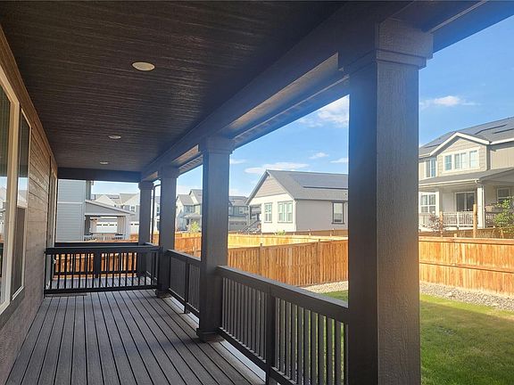 4th image of 583 Winterfield Street