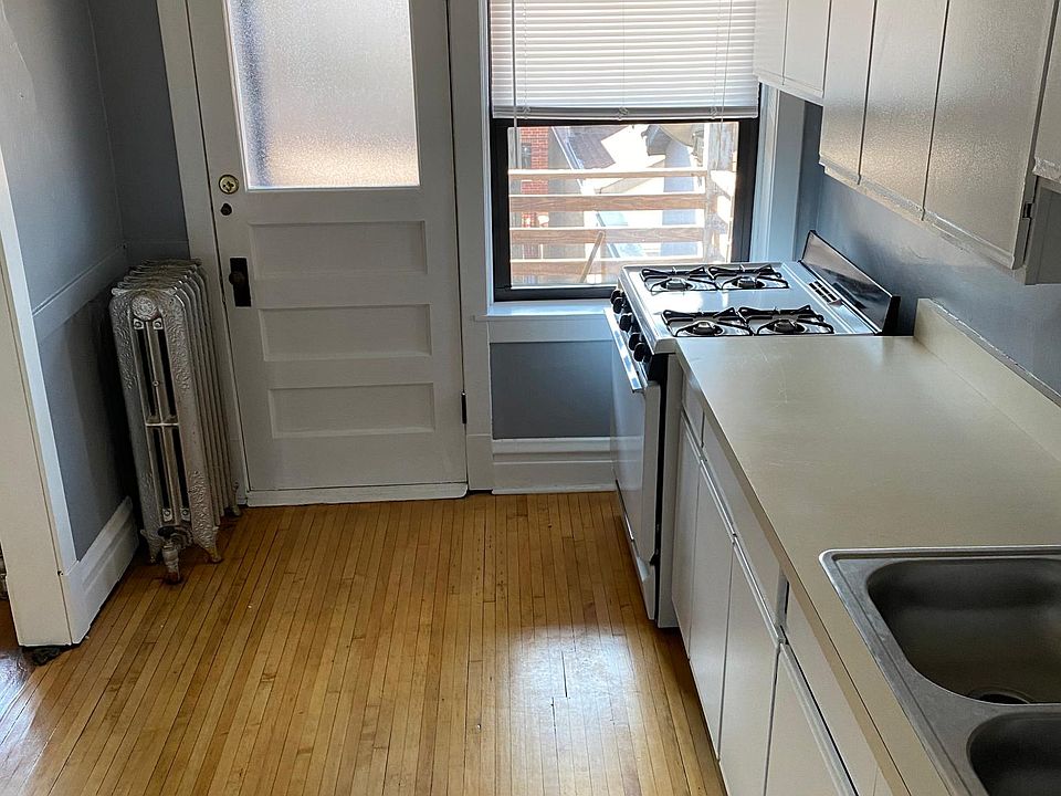 1st image of 909 W Diversey Pkwy #3