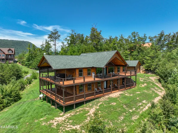 3116 Laughing Pine Ln, Sevierville, TN 37862