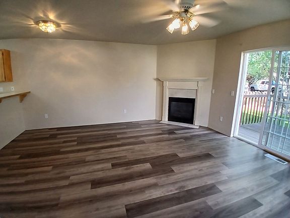 5th image of 990 NE Savannah Dr APT 4