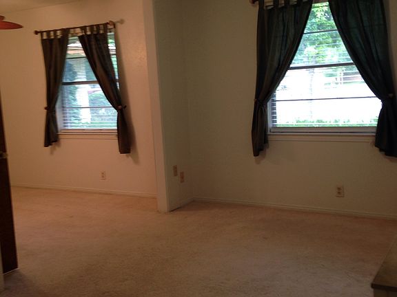 5th image of 106 San Jacinto St
