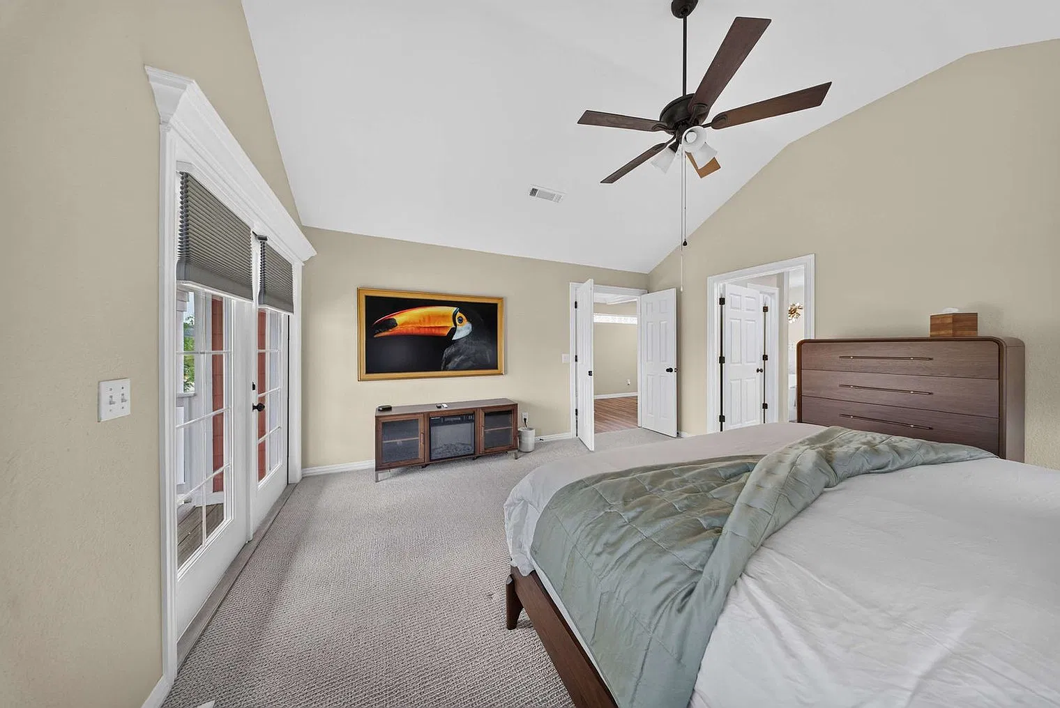 3 bed, 2.0 bath, 1980 sqft, $5,251 — Photo 3
