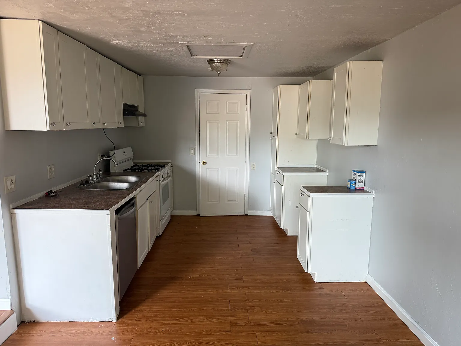 3 bed, 1040 sqft, $1,125 — Photo 4