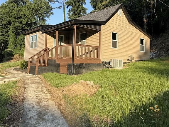 2nd image of 110 Cherry St