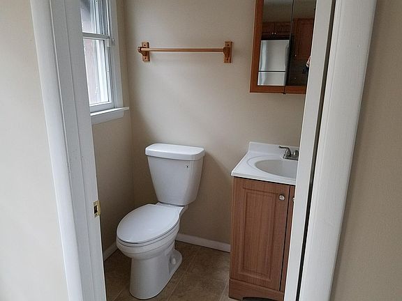 4th image of 1205 Brown St