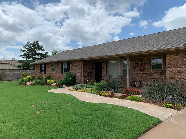 906 Park Plz, Kingfisher, OK 73750