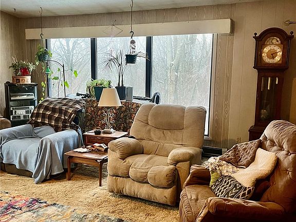 4th image of 2021 Portage Line Rd