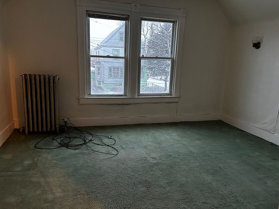 2nd image of 157 Hazelwood Ave APT 2
