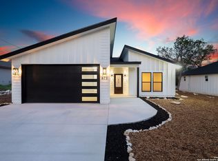 673 Mockingbird Cv, Canyon Lake, TX 78070