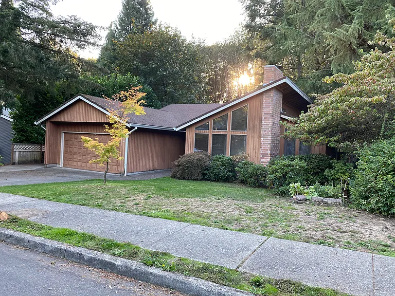 2558 Troy Ct — Photo 24