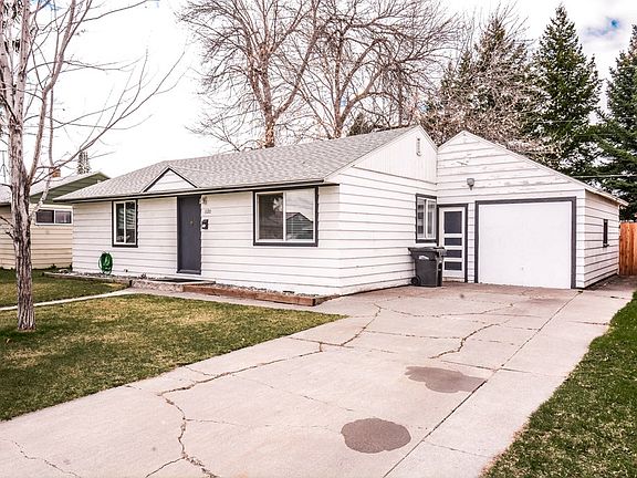 2nd image of 1120 Cathryn Ave