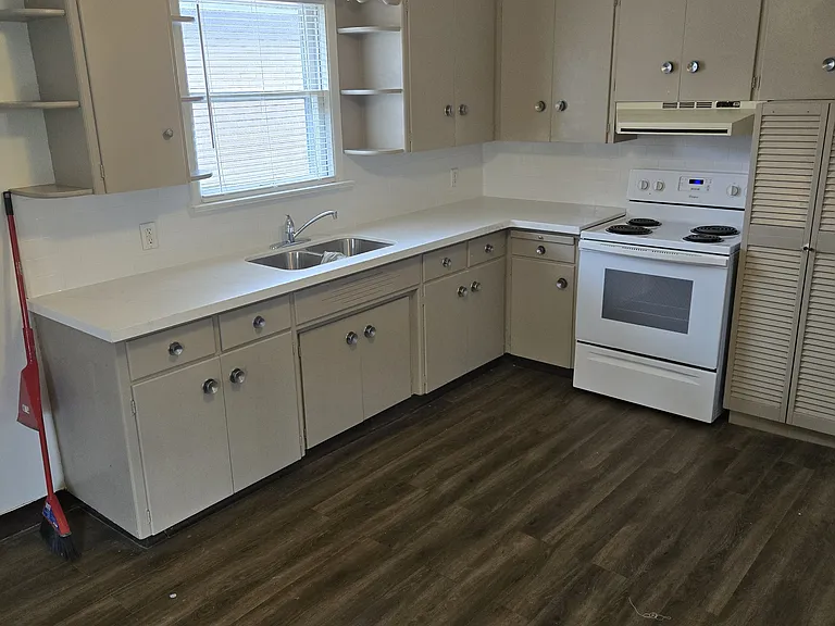 24 Turnova St #2 — Photo 15