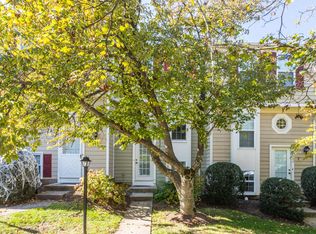 1624 Fieldthorn Dr, Reston, VA 20194