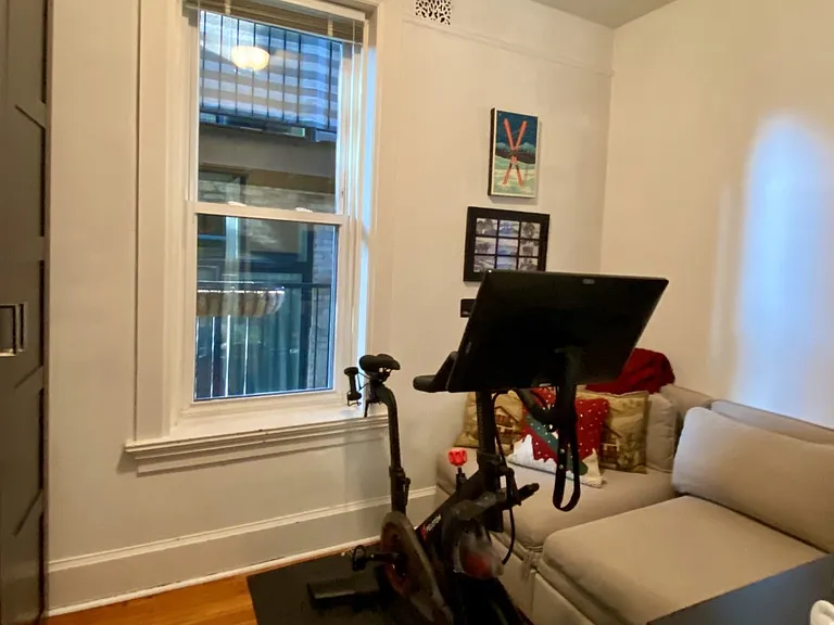 1925 N Honore St #1 — Photo 8