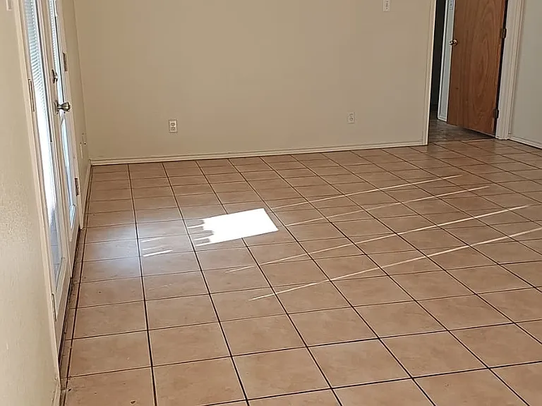 2611 Fort Brown Ave #2 — Photo 5