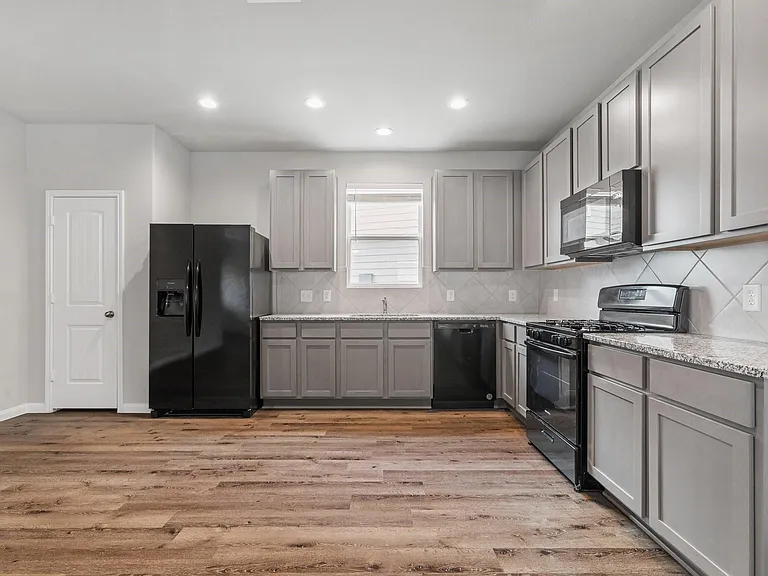 2519 Moapa Dr — Photo 11