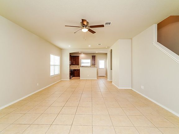 5th image of 421 Stonebrook Dr