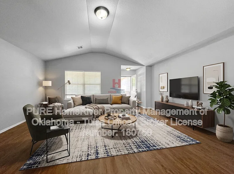 3 bed, 2.0 bath, 1482 sqft, $1,595 — Photo 2
