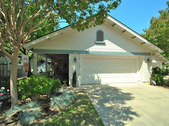 2nd image of 9156 N Woodlawn Dr