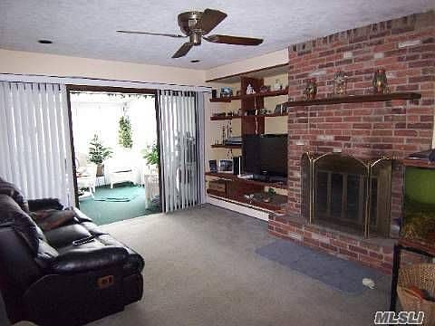 3rd image of 32 N Millpage Dr