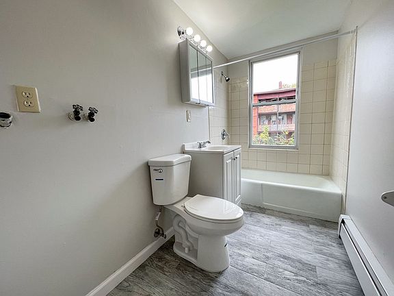 5th image of 77 Green St #79-2