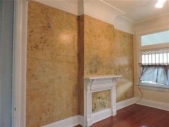 5th image of 229 Alix St