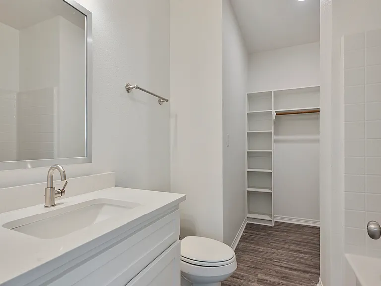 Cooner Residenace — Photo 11