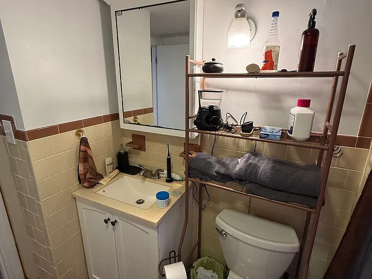 158 Houghton St #B — Photo 31