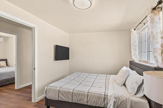1284 Mac Rae Rd — Photo 5