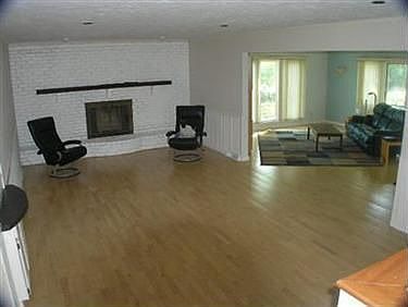 2nd image of 25040 Fairmount Blvd