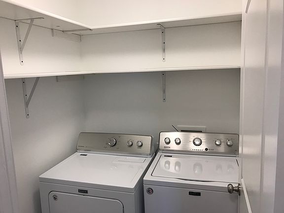3rd image of 1 Paradise Ln
