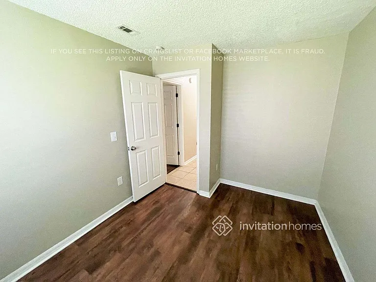 7126 Yardley Way — Photo 9