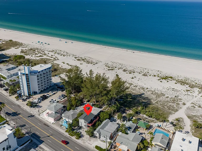 10220 Gulf Blvd #1 — Photo 33